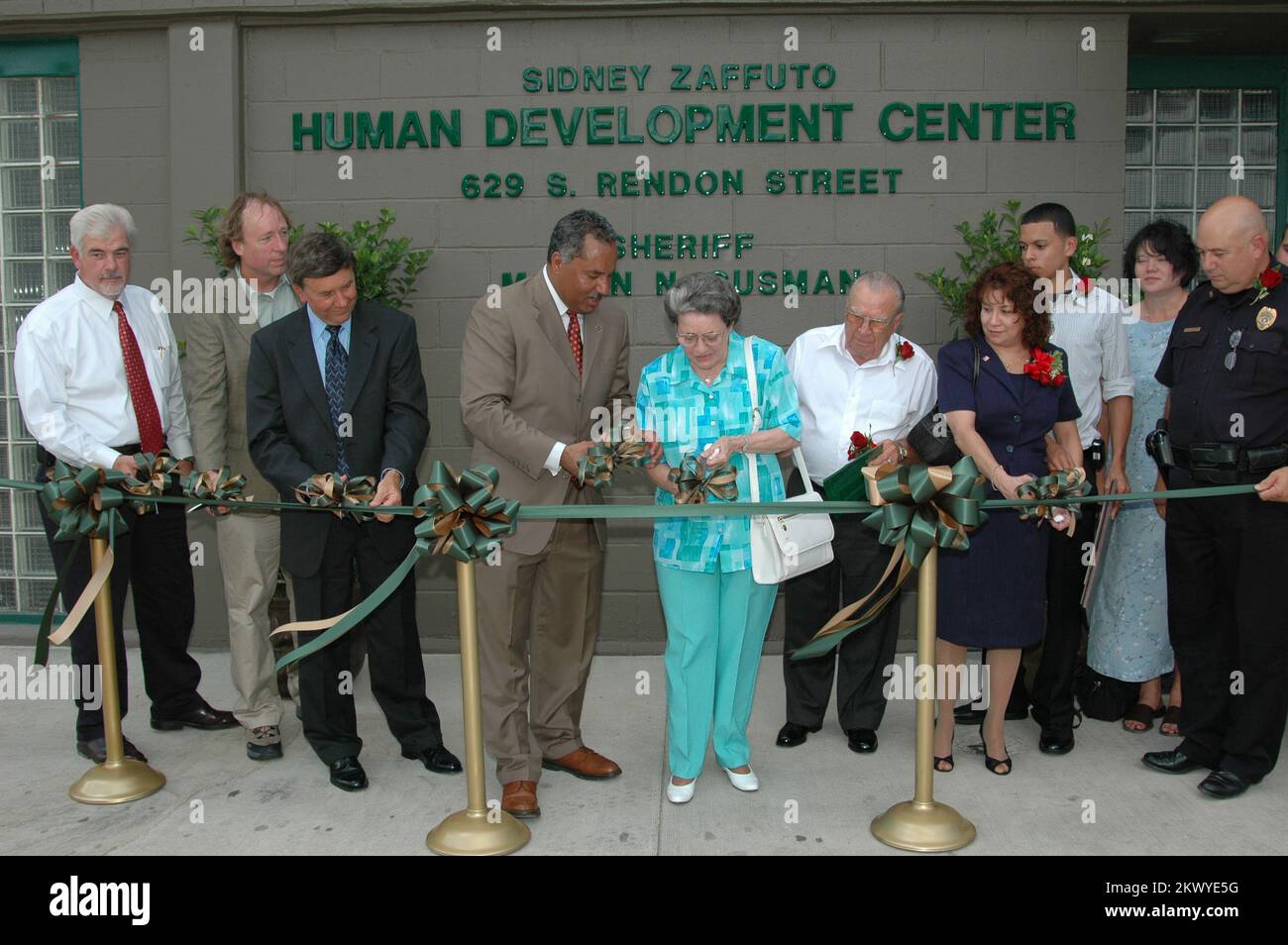 Zaffuto impegno del Centro di sviluppo umano. Fotografie relative a disastri e programmi, attività e funzionari di gestione delle emergenze Foto Stock