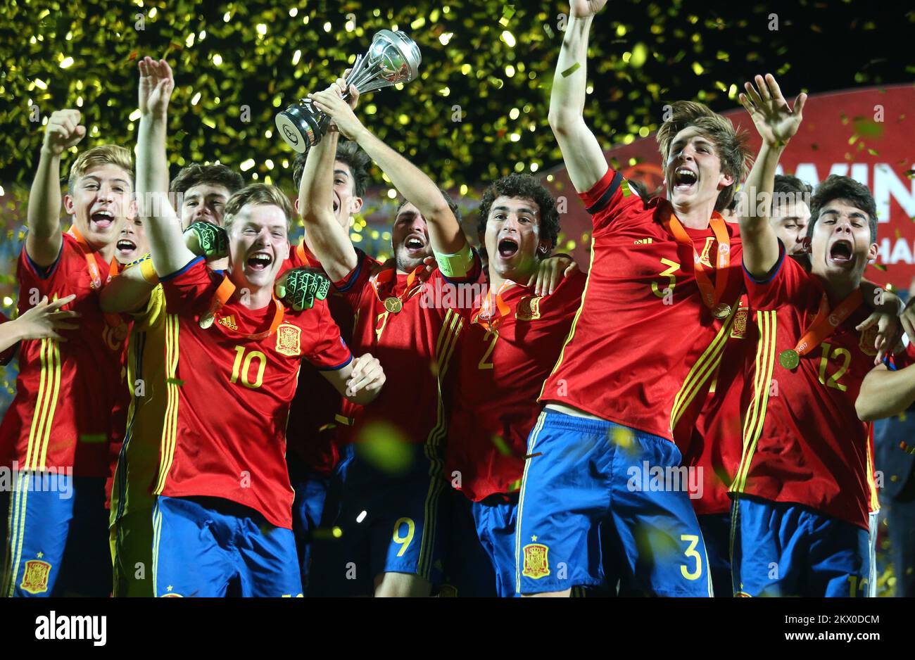 19.05.2017., Varazdin, Croazia - finale del Campionato europeo UEFA U-17, Inghilterra vs Spagna.la celebrazione del giocatore e vincitore Spagna dopo il Campionato europeo vinto dopo l'esecuzione del rigore sparatutto. Sergio Gomez; Abel Ruiz; Mateu Morey; Juan Miranda Photo: Sanjin Strukic/PIXSELL Foto Stock