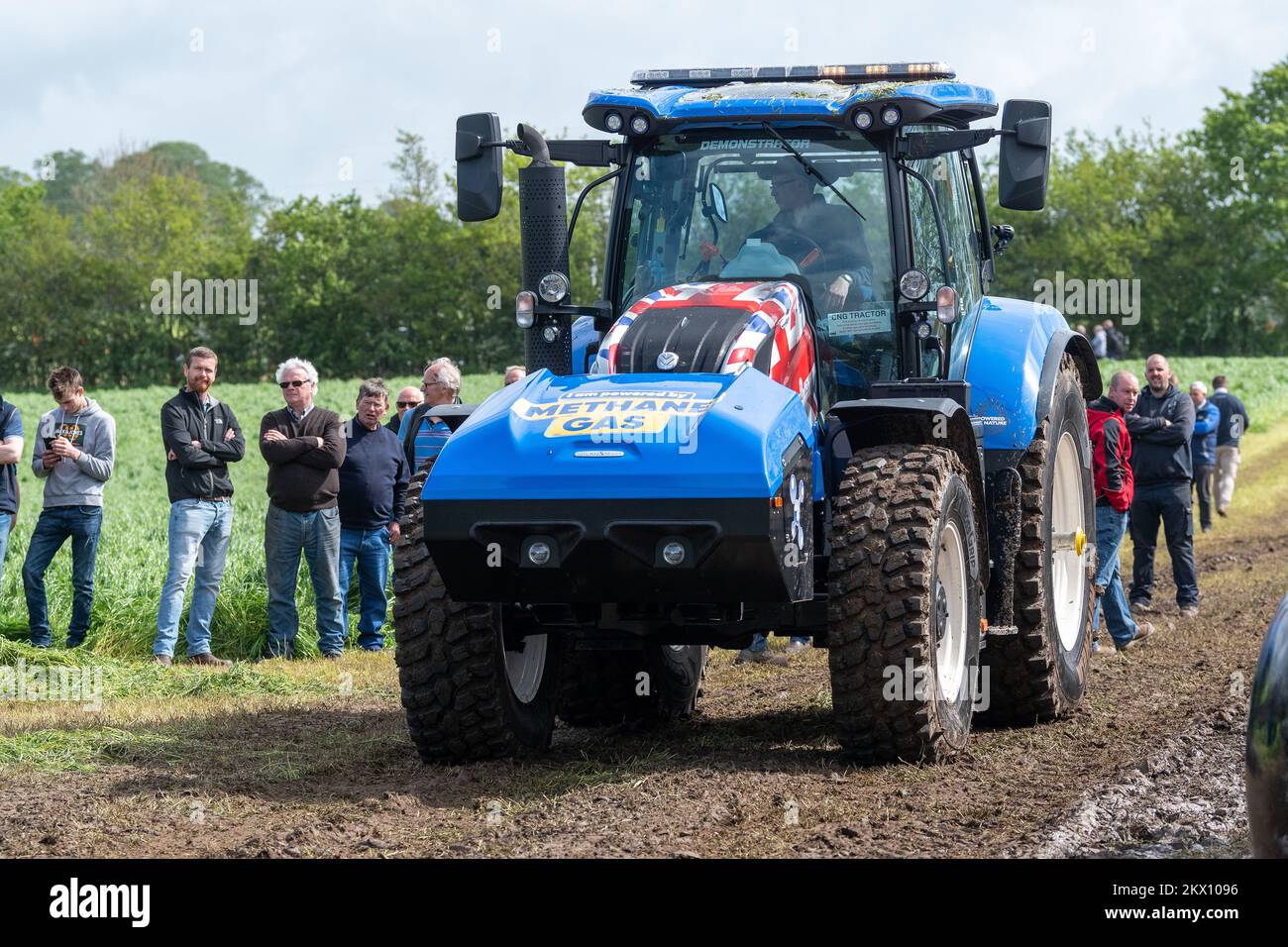 Trattore New Holland alimentato a idrogeno presso un'esposizione agricola, Dumfries, Regno Unito. Foto Stock