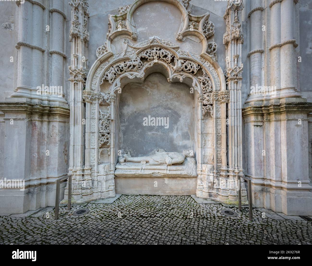 Dom Francisco de Faria, Vescovo in stile manuelino, Tomba al Convento di Carmo (Convento do Carmo) - Lisbona, Portogallo Foto Stock