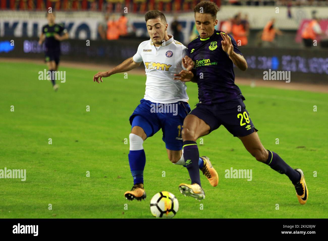 24.08.2017., stadio Poljud, Spalato, Croazia - Europa League play-off seconda gamba partita, HNK Hajduk - Everton FC.. Josip Juranovic, Dominic Calvert-Lewin. Foto: Miranda Cikotic/PIXSELL Foto Stock