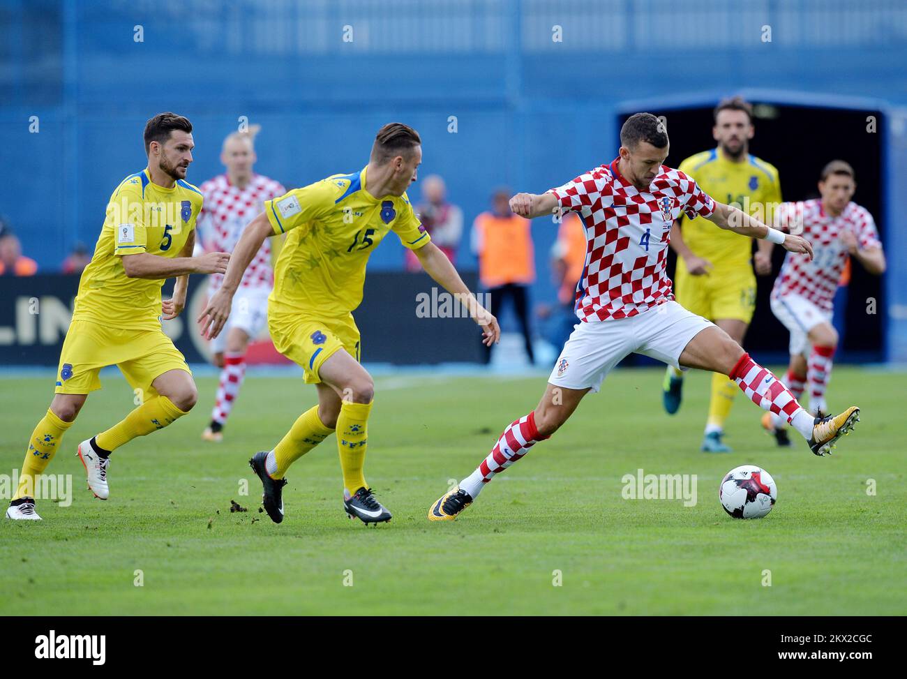 03.09.2017., Stadio Maksimir, Zagabria, Croazia - qualificazione Coppa del mondo FIFA 2018 - UEFA, Gruppo i, Croazia vs. Kosovo .Enis Alushi, Mergim Vojvoda, Ivan Perisic. Foto: Marko Lukunic/PIXSELL Foto Stock