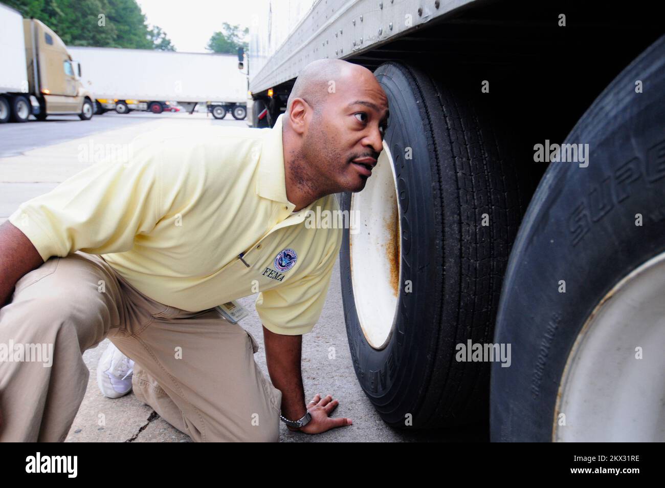 Logistica mediante la tecnologia TVA (Total Asset Visibility). Fotografie relative a disastri e programmi, attività e funzionari di gestione delle emergenze Foto Stock