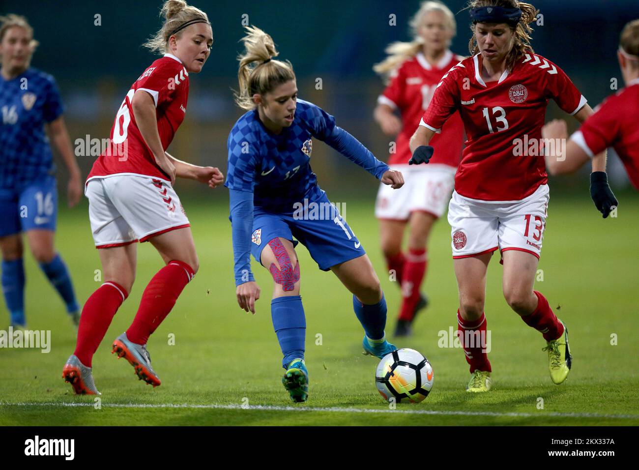 24.10.2017., Zaparesic, Croazia - Coppa del mondo femminile partita UEFA con la Danimarca, Gruppo 4 allo stadio di Zaparesic. La Danimarca ha vinto 4:0. Monika Conjar, Sofie Pedersen, Nanna Christiansen. Foto: Igor Kralj/PIXSELL Foto Stock