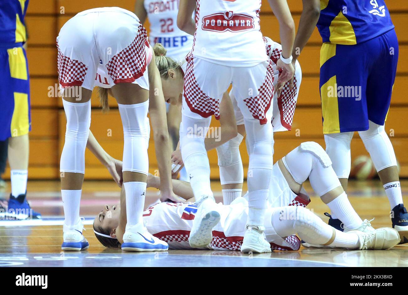 11.11.2017., Zagreb, Croazia - FIBA EuroBasket 2019 Qualificatori di basket tra Croazia e Svezia a SC Trnsko. Foto: Sanjin Strukic/PIXSELL Foto Stock