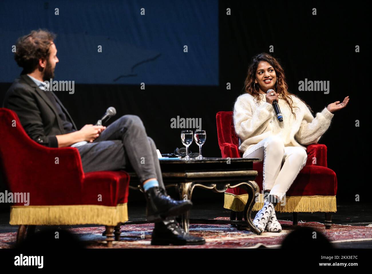 19.11.2017., Croazia, Zagabria - nella nuova stagione del teatro di filosofia nel teatro nazionale croato primo ospite è il famoso rapper M.I.A. il vero nome di Mathangi Maya Aurlpragasam originario della Siria Lanka. M.I.A. detiene il record mondiale come singolare esecutore, allo stesso tempo nominato per gli Oscar, Grammy e Mercury Awards. Foto: Igor soban/PIXSELL Foto Stock