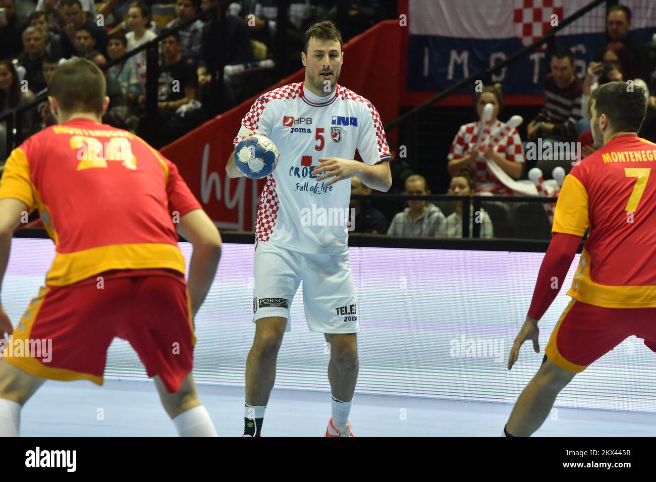 05.01.2018., Spaladium Arena, Spalato, Croazia - Handball friendly International Match, Croazia vs Montenegro. Foto: Hrvoje Jelavic/PIXSELL Foto Stock