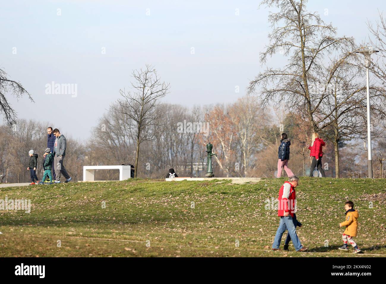 27.01.2018., Zagabria, Croazia - Sabato mattina bello e soleggiato al lago Bundek Foto: Borna Filic/PIXSELL Foto Stock