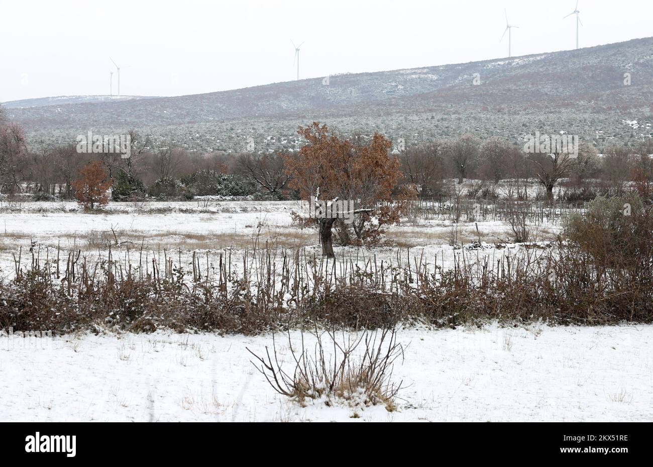 25.02.2018., Croazia, Unesic - atmosfera invernale a Zagora. Unesic e le capanne circostanti sono coperte di neve. Foto: Dusko Jaramaz/PIXSELL Foto Stock