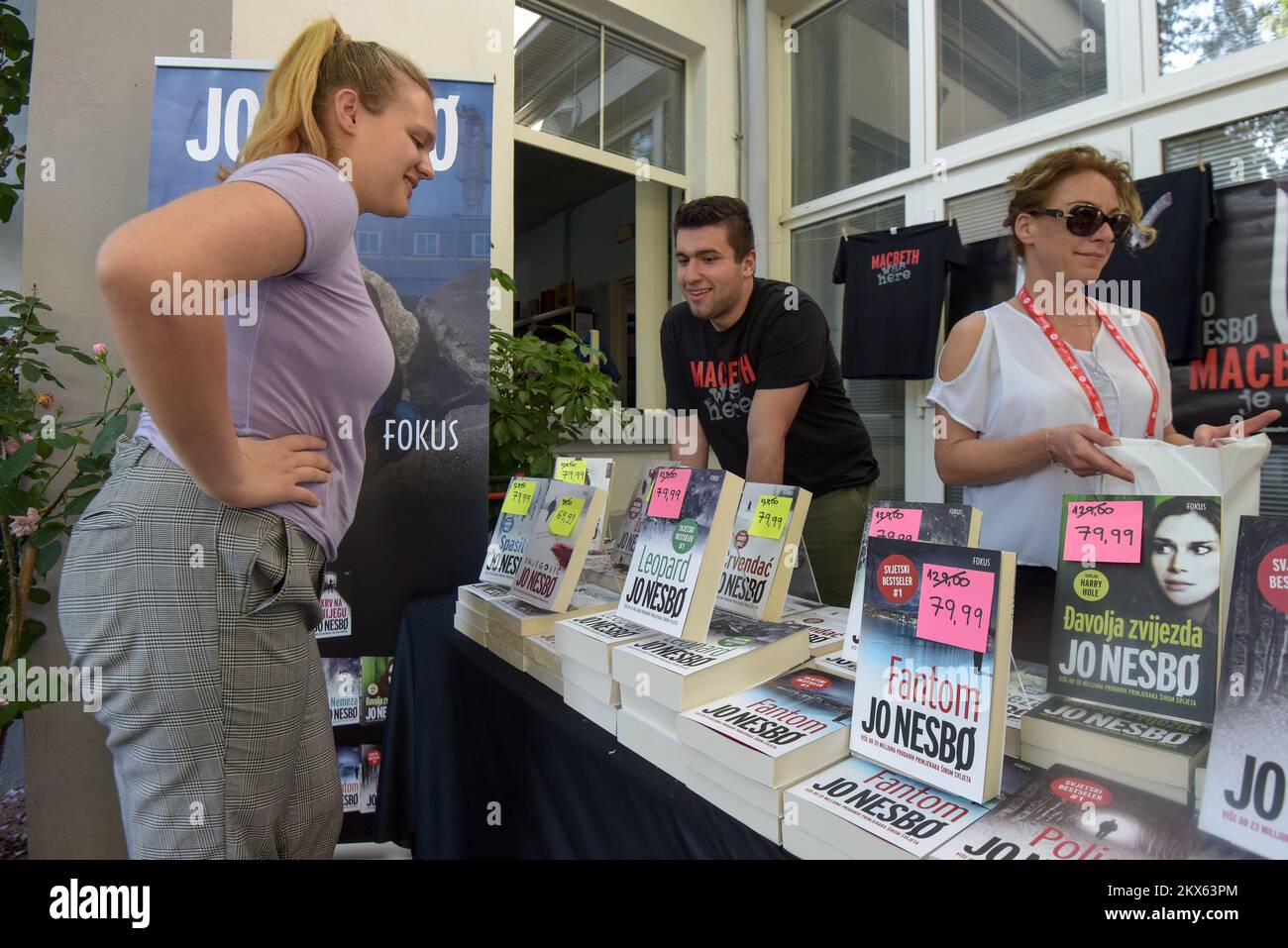 10.05.2018., Zadar, Croazia - il thriller norvegese Jo Nesbo ha presentato i suoi libri nella biblioteca della città Foto: Dino Stanin/PIXSELL Foto Stock