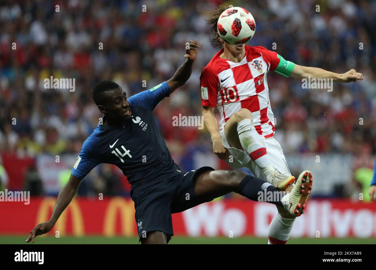 15.07.2018. Mosca, Russia - Coppa del mondo di calcio 2018 , finali, Croazia - France.Blaise Matuidi, Luka Modric. Foto: Igor Kralj/PIXSELL Foto Stock