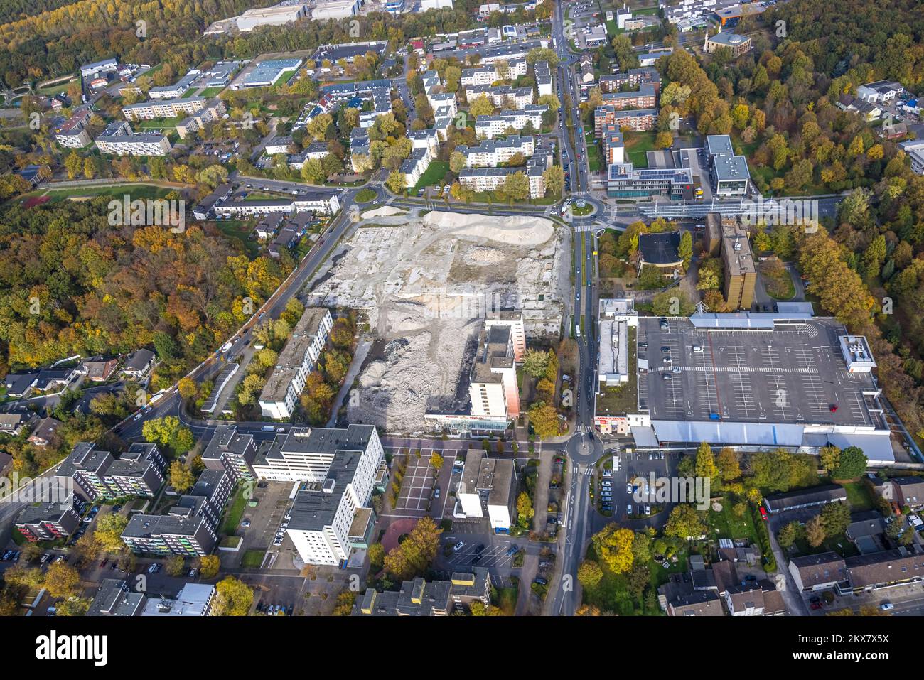 Veduta aerea, cantiere con demolizione dell'ex Turmarkaden, progetto Berg Karree, Weddinghofen, Bergkamen, Ruhr, Renania settentrionale-Vestfalia, Foto Stock