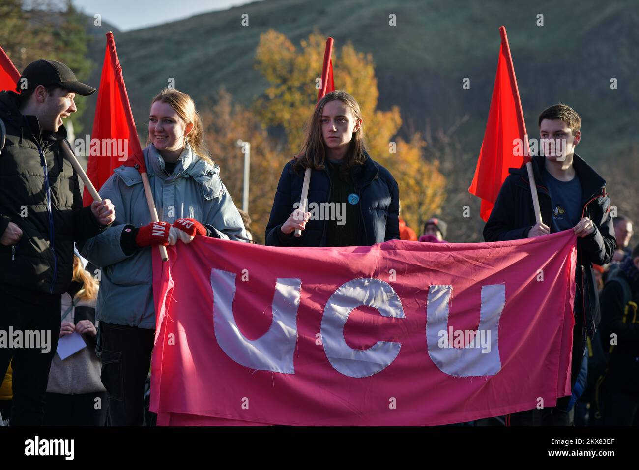 Edimburgo Scozia, Regno Unito 30 novembre 2022. IL rally UCU Strike si svolge fuori dal Parlamento scozzese. credito sst/alamy notizie dal vivo Foto Stock