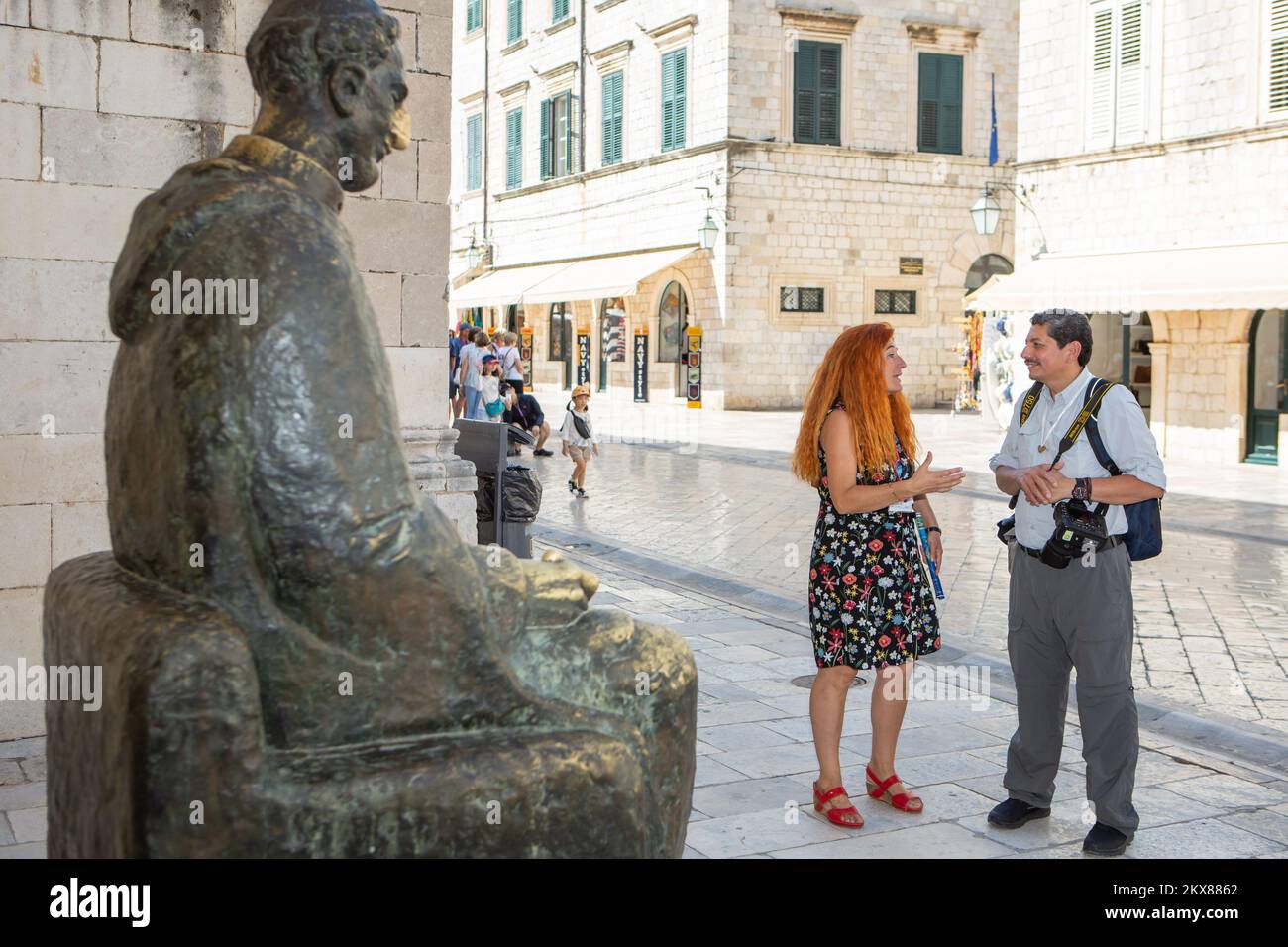 01.09.2018. Dubrovnik - Yuri Cortez, fotografo di Angence France-pressa (AFP), che dopo la partita di Croazia e Inghilterra al Campionato Mondiale di Calcio in Russia divenne famoso in tutto il mondo ha visitato il Diborvnik con la sua famiglia. Dopo l'obiettivo di Mario Mandzukic, i calciatori si riunirono nell'angolo della corte dove era Cortez, con grande emozione caddero uno dopo l'altro, così tutti caddero insieme su di lui. Cortez si sentì giù e continuò a fotografare i giocatori durante la loro celebrazione, che più tardi lo aiutò ad alzarsi. Così è diventato conosciuto in tutto il mondo. Foto: Grgo J Foto Stock