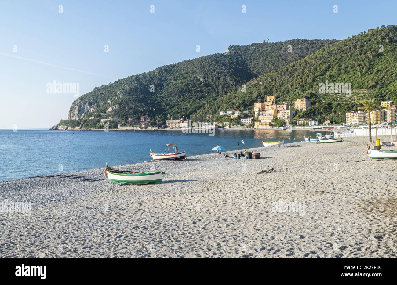 La caratteristica spiaggia di pescatori di Noli Foto Stock