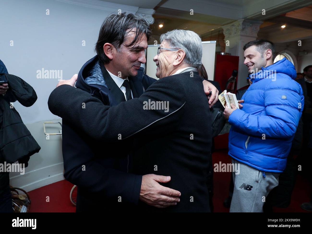 12.12.2018., Zagabria, Croazia - promozione del libro del allenatore di calcio croato Zlatko Dalic "Russia dei nostri sogni". Zlatko Dalic, Miroslav Ciro Blazevic. Foto: Igor Kralj/PIXSELL Foto Stock