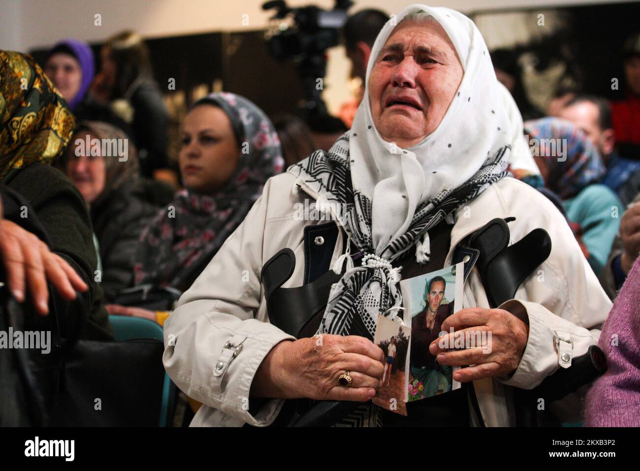 20.03.2019, Potocari, Bosnia-Erzegovina - reazioni delle famiglie del defunto dopo il verdetto finale a Radovan Karadzic in cui è stato accusato nella prigione permanente Foto: Armin Durgut/PIXSELL Foto Stock