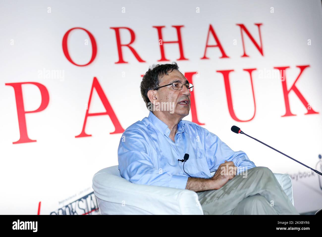 25.06.2019., Sarajevo, Bosnia-Erzegovina - lo scrittore e l'unico Nobel letterato turco Orhan Pamuk i al festival di letteratura 'Bookstan' ha parlato con i fan e la firma di libri. Foto: Armin Durgut/PIXSELL Foto Stock