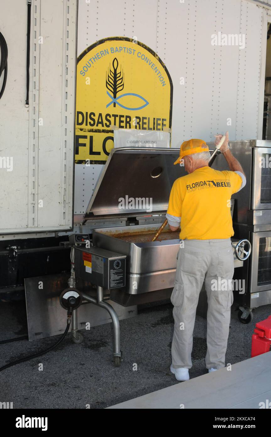 Florida fede basata Volontarii in Alabama. Alabama forti tempeste, tornado, venti in linea retta, e alluvioni. Fotografie relative a disastri e programmi, attività e funzionari di gestione delle emergenze Foto Stock