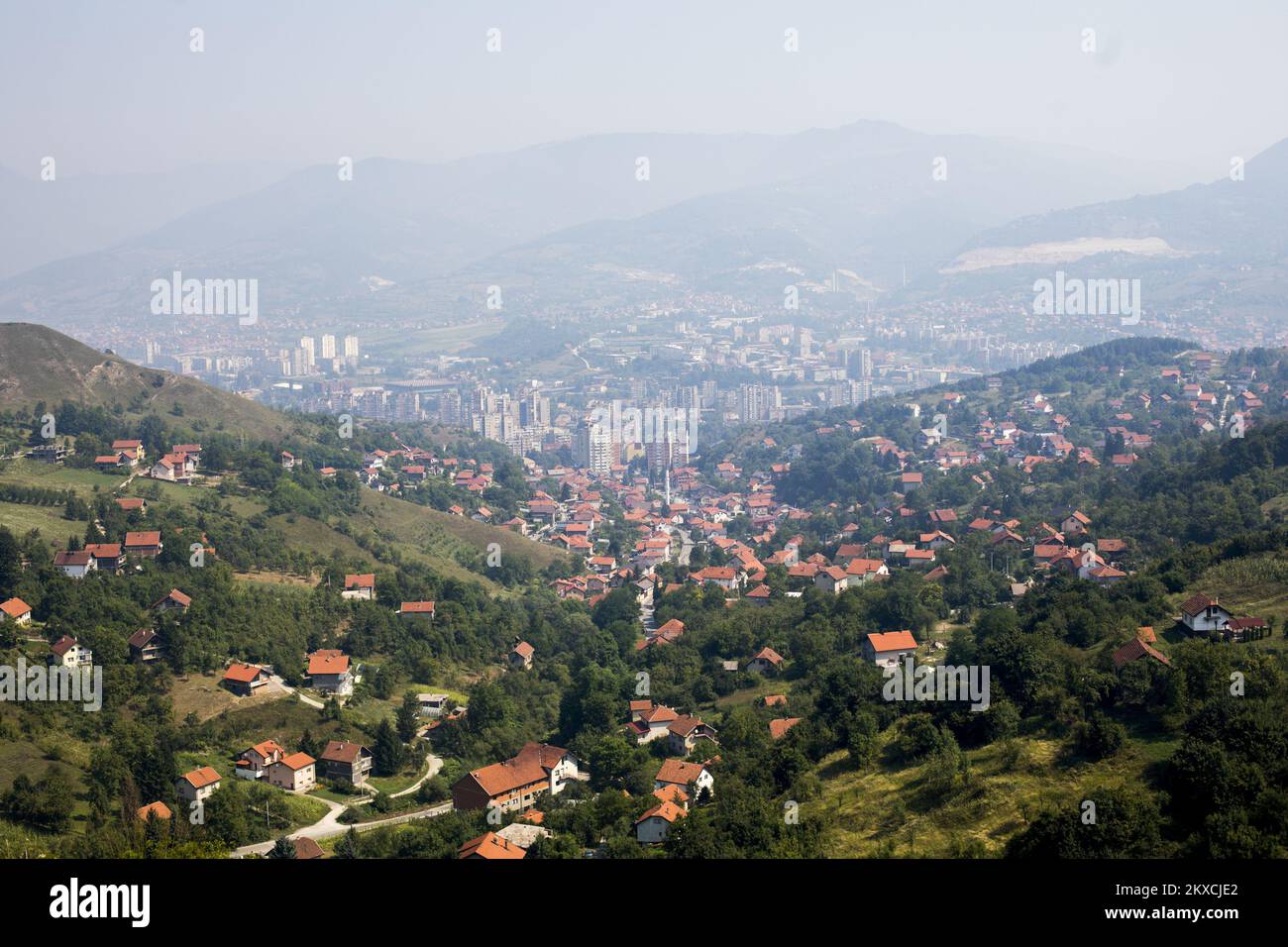 12.08.2019., Zenica, Bosnia-Erzegovina - Vista panoramica di Zenica. Foto: Armin Durgut/PIXSELL Foto Stock