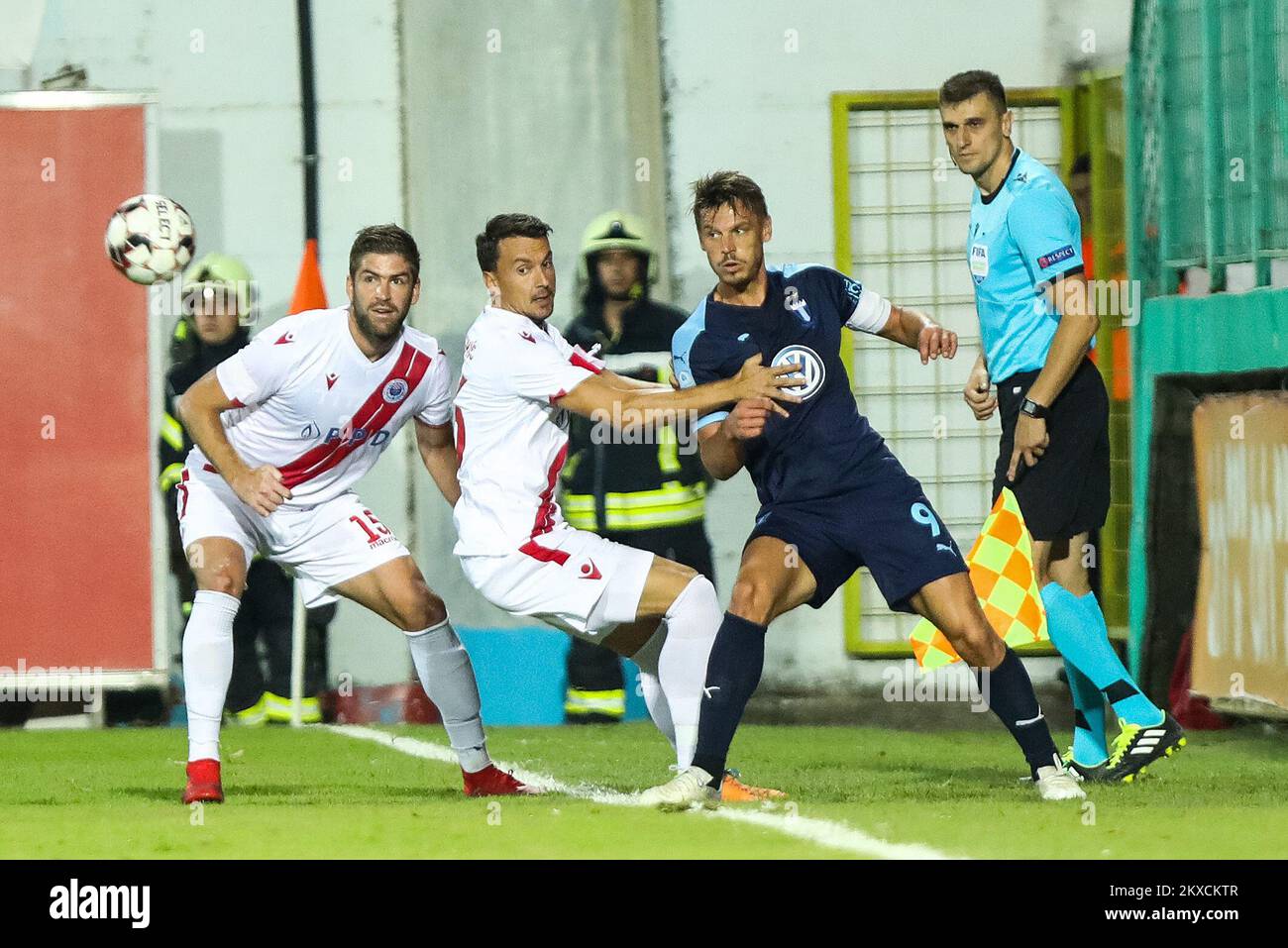 15.08.2019., Siroki Brijeg, Bosnia-Erzegovina - 2nd tappa del terzo turno di qualificazione della UEFA Europa League tra HSK Zrinjski e Malmo FF allo stadio di Pecara a Siroki Brijeg, Bosnia-Erzegovina. Tomislav Varbaric, Markus Rosenberg Foto: Armin Durgut/PIXSELL Foto Stock