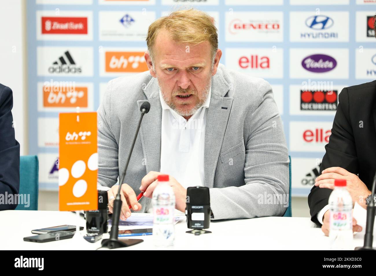 23.09.2019., Sarajevo, Bosnia-Erzegovina -Bosnia-Erzegovina Robert Prosinecki, allenatore nazionale, ha pubblicato una lista di giocatori che ha invitato a giocare contro la Finlandia e la Grecia nelle qualificazioni del Campionato europeo. Foto: Armin Durgut/PIXSELL Foto Stock