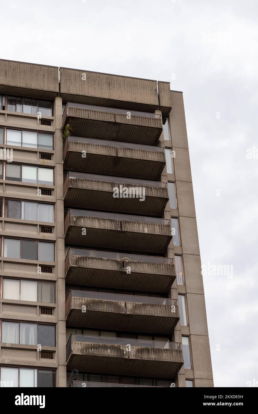 Facciata di un vecchio edificio di appartamenti a Ottawa, Canada Foto Stock