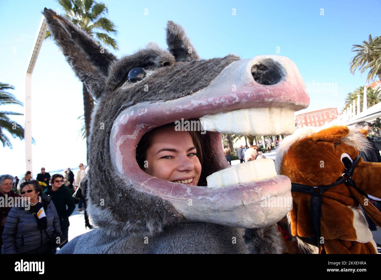 16.02.2020., Spalato, Croazia - apertura del carnevale sul lungomare di Spalato, Croazia. Foto: Miranda Cikotic/PIXSELL Foto Stock