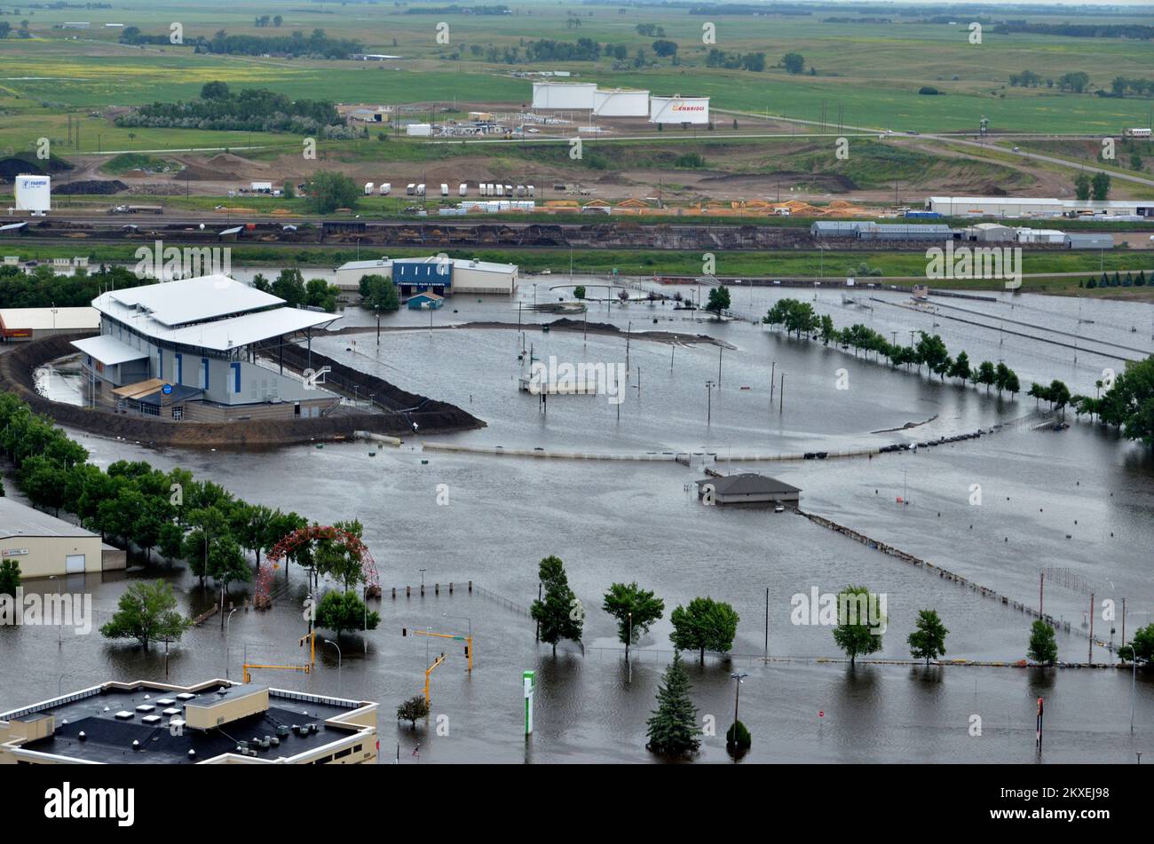 Alluvione - Minot, N. D., 6 luglio 2011 Minot, North Dakota state Fair Grounds allagato nel luglio 2011. La FEMA sta supportando il team di gestione delle emergenze nel fornire assistenza in caso di disastri alle persone colpite dalle inondazioni. Alluvione del North Dakota. Fotografie relative a disastri e programmi, attività e funzionari di gestione delle emergenze Foto Stock