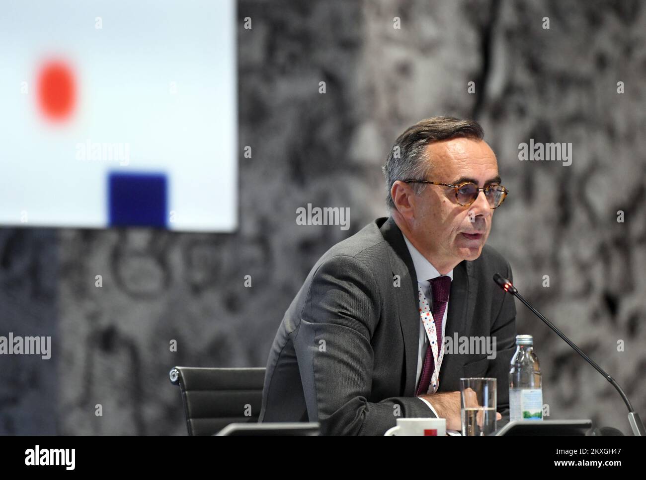 Video conferenza "Seminario sulle lezioni apprese" svoltasi l'ultimo giorno della presidenza croata del Consiglio dell'Unione europea presso la Biblioteca Nazionale e Universitaria di Zagabria, Croazia, il 30 giugno 2020. L'ambasciatore Gordan Markotic, coordinatore della presidenza croata. Foto: Josip Regovic/PIXSELL/EU2020HR Foto Stock