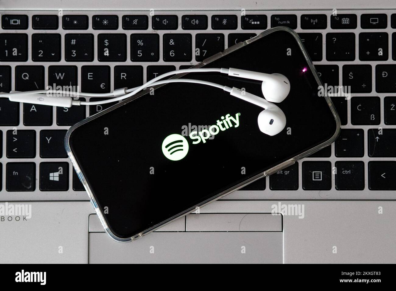 Foto scattata il 16 luglio 2020. Mostra l'illustrazione di Spotify, a Zagabria, Croazia. Il provider svedese di servizi di streaming musicale e media Spotify ha lanciato martedì in 13 nuovi mercati, tra cui la Croazia. Foto: Igor Kralj/PIXSELL Foto Stock