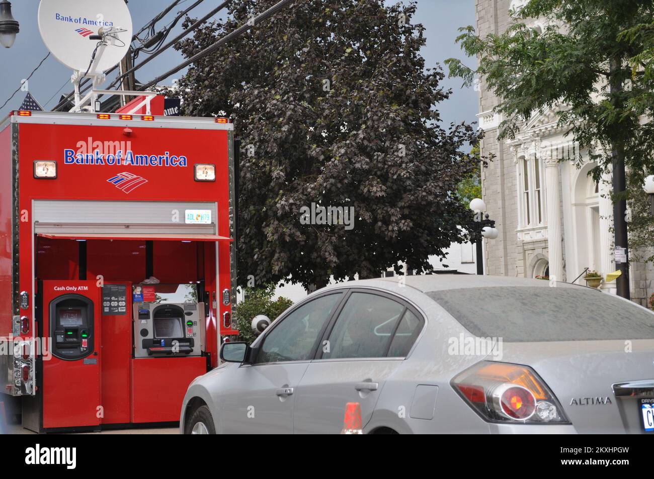 Uragano/tempesta tropicale - Schoharie, N. Y. , 4 settembre 2011 i bancomat mobili sono situati in vari luoghi che sono stati colpiti dall'uragano Irene. La FEMA svolge un ruolo fondamentale a sostegno delle amministrazioni statali, tribali e locali, in risposta agli impatti dell'uragano Irene. Uragano Irene di New York. Fotografie relative a disastri e programmi, attività e funzionari di gestione delle emergenze Foto Stock