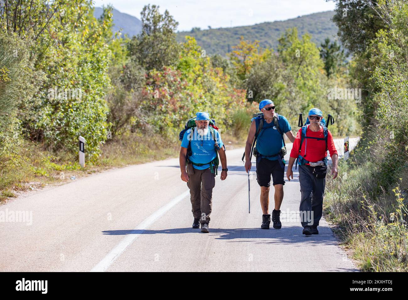 Feruco Lazaric Alpinista Cieco è Visto Accompagnato Dal Suo Amico