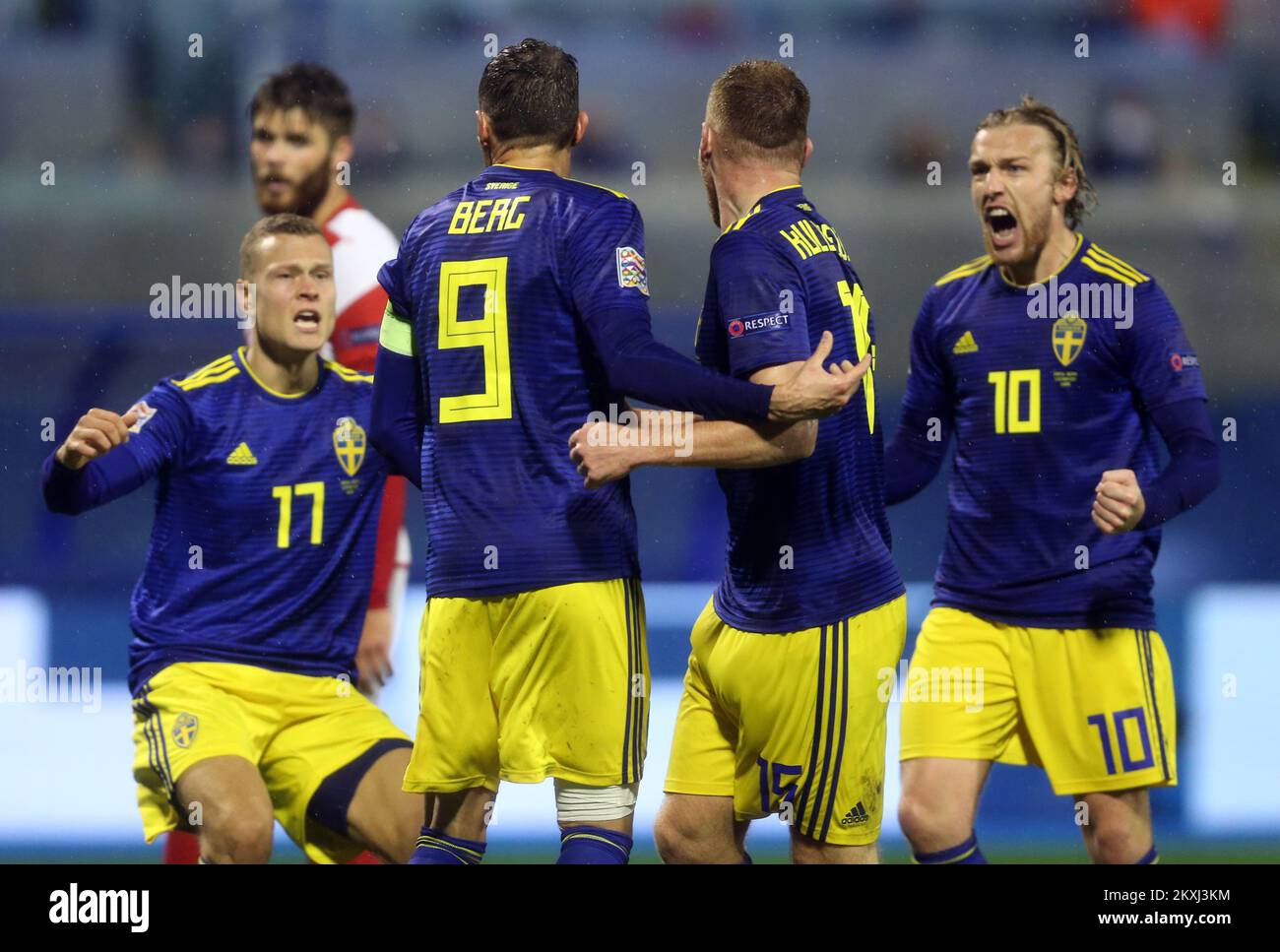 Giocatori della squadra di calcio svedese della svezia immagini e  fotografie stock ad alta risoluzione - Alamy