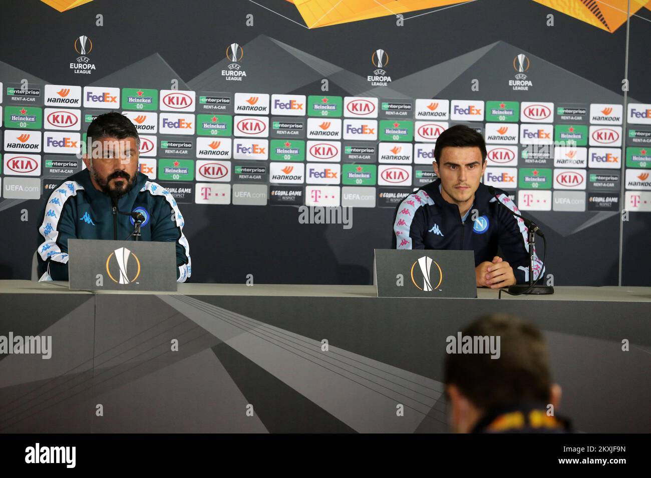 Pullman della S.S.C. Napoli Gennaro Gattuso e il giocatore Eljif Elmas durante la conferenza stampa in vista della partita di tappa del Gruppo F della UEFA Europa League tra HNK Rijeka e S.S.C. Napoli allo stadio HNK Rijeka il 04 novembre 2020 a Rijeka, Croazia. Foto Stock