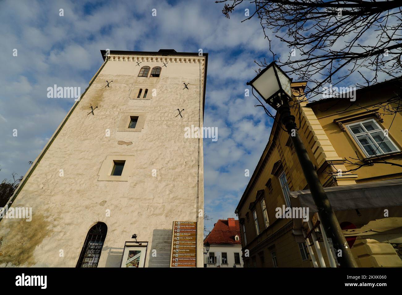 Torre di Lotrscak in una mattinata di sole a Zagabria, Croazia il 7 dicembre 2020. Foto: Sanjin Strukic/PIXSELL Foto Stock