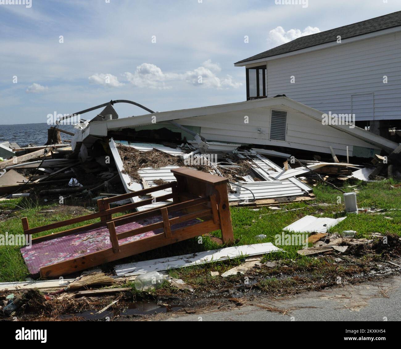 Pamlico Beach costruzione. Uragano Irene del North Carolina. Fotografie relative a disastri e programmi, attività e funzionari di gestione delle emergenze Foto Stock