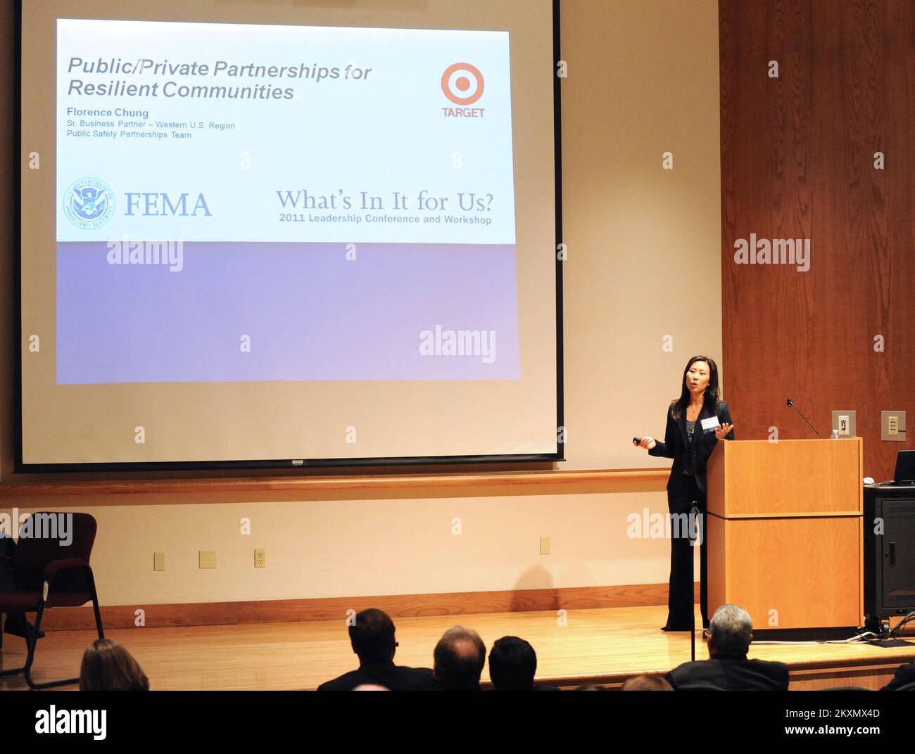 Conferenza sui partenariati tra settore pubblico e privato. Fotografie relative a disastri e programmi, attività e funzionari di gestione delle emergenze Foto Stock