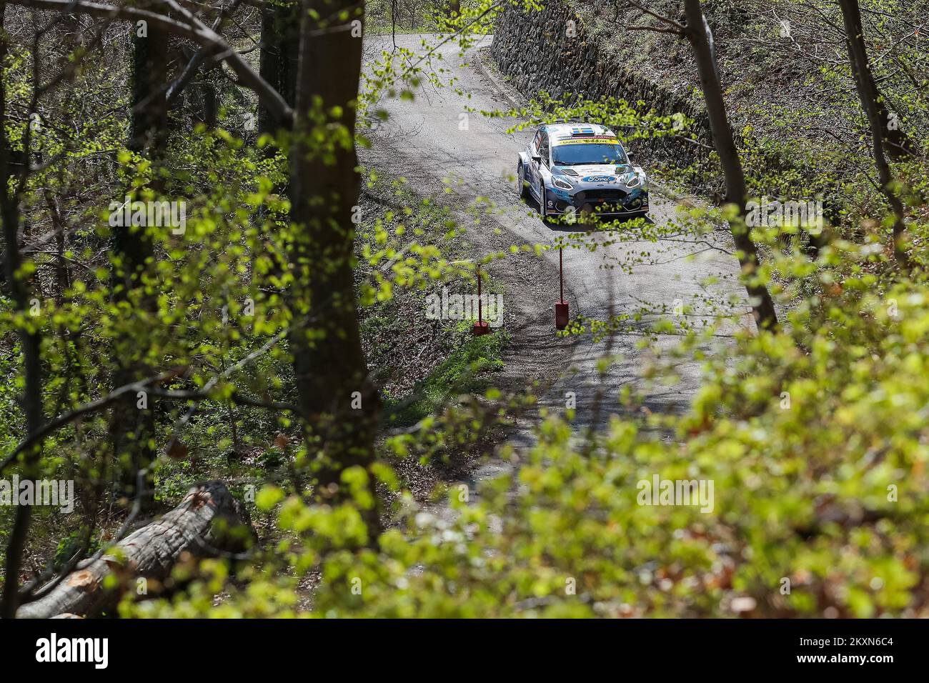 Tom Kristensson di Svezia e David Arhusiander di Svezia gareggiano con il loro M-Sport Ford World Rally Team Ford Fiesta Mk II durante lo shakedown del FIA World Rally Championship Croatia a Zagabria, Croazia il 22 aprile 2021. Foto: Luka Stanzl/PIXSELL Foto Stock