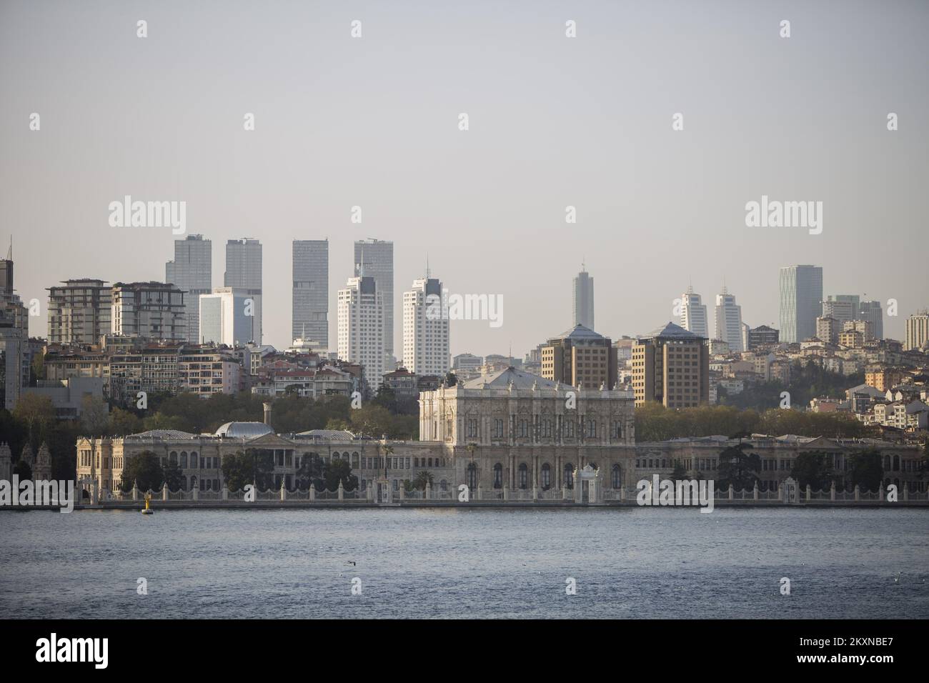 Vista del Palazzo Dolmabahce a Istanbul, Turchia il 2 maggio 2021. Foto: Denis Kapetanovic/PIXSELL Foto Stock