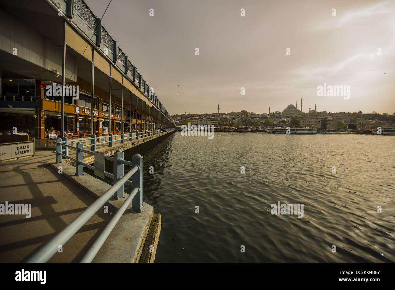 Vista della Torre Galata a Istanbul, Turchia, il 2 maggio 2021. Foto: Denis Kapetanovic/PIXSELL Foto Stock