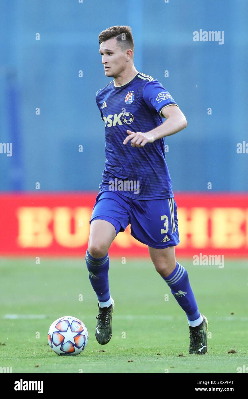 Daniel Stefulj di Dinamo Zagreb controlla una palla durante la prima partita di Qualifiche della UEFA Champions League tra GNK Dinamo Zagreb e Valur allo stadio Maksimir di Zagabria, Croazia, il 7 luglio 2021. Foto: Luka Stanzl/PIXSELL Foto Stock