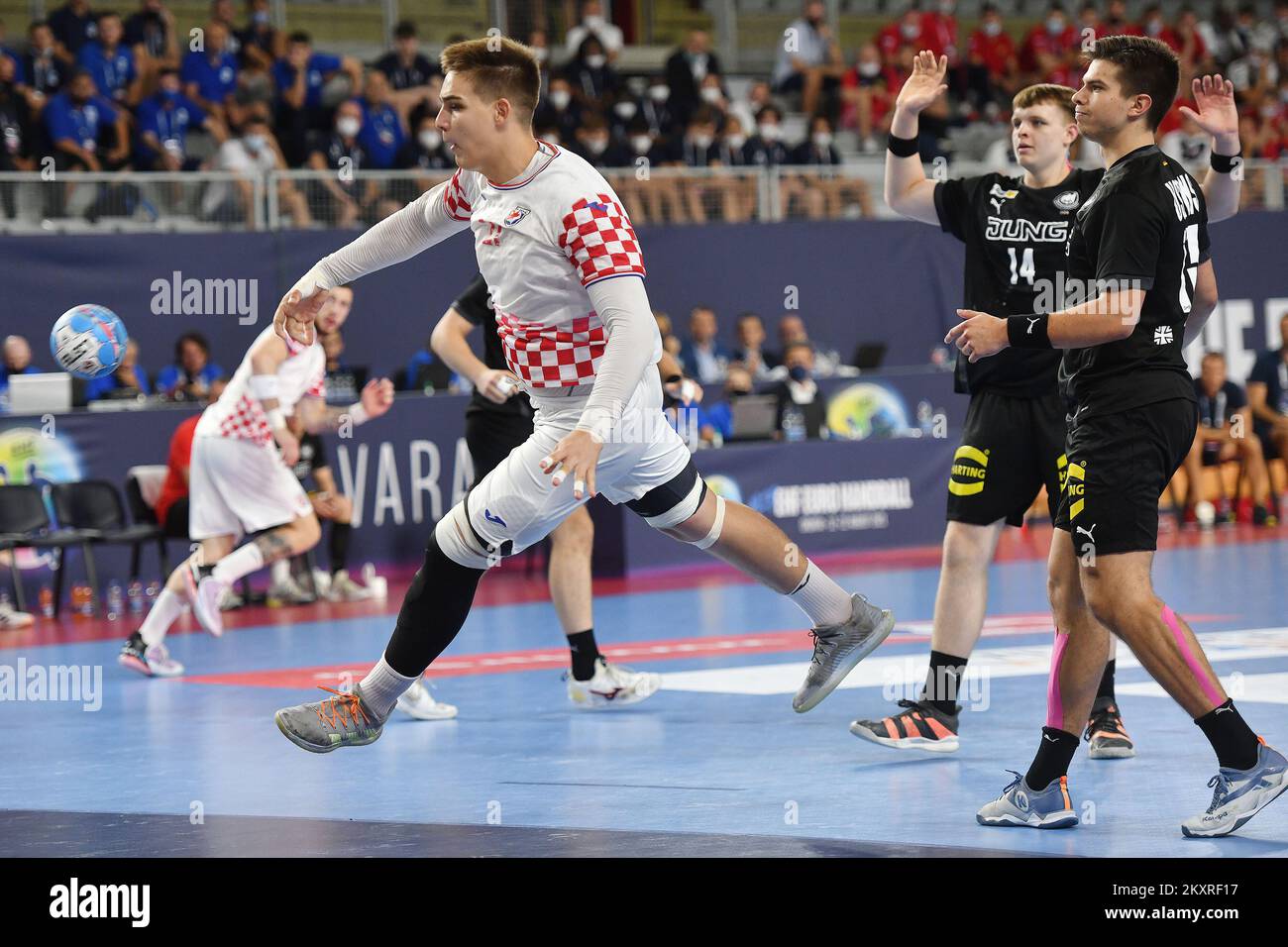 Adam Salic di Croazia durante il match finale maschile di Euro 2021 EHF 19 tra Croazia e Germania al City Sports Hall Varazdin a Varazdin, Croazia il 22 agosto 2021. Foto: Vjeran Zganec Rogulja/PIXSELL Foto Stock