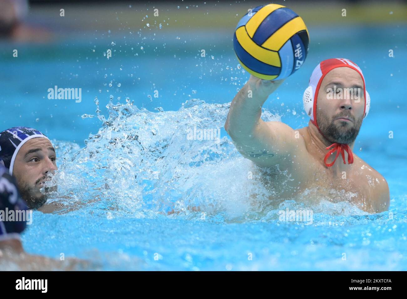 Bogdan Djuric durante la Champions League Qualification 2, Goup D waterpolo match BVK Crvena Zvezda e GS Apollon Smyrnis su Octorber 9, 2021 a SC Mladost piscine a Zagabria, Croazia. Foto: Igor soban/PIXSELL Foto Stock