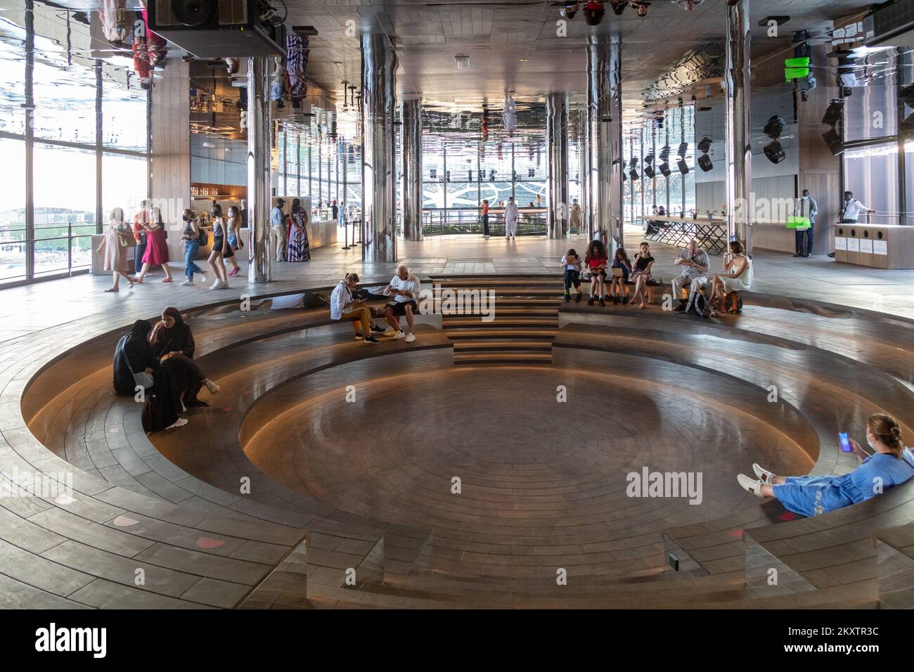 Foto scattata il 24 ottobre 2021 mostra il Padiglione Singapore dell'Expo 2020 Dubai a Dubai, negli Emirati Arabi Uniti. Dopo un anno di ritardo dovuto alla pandemia COVID-19, l'atteso Expo 2020 Dubai ha aperto le sue porte ai visitatori il 1 ottobre. Foto: Marko Zirdum/PIXSELL Foto Stock