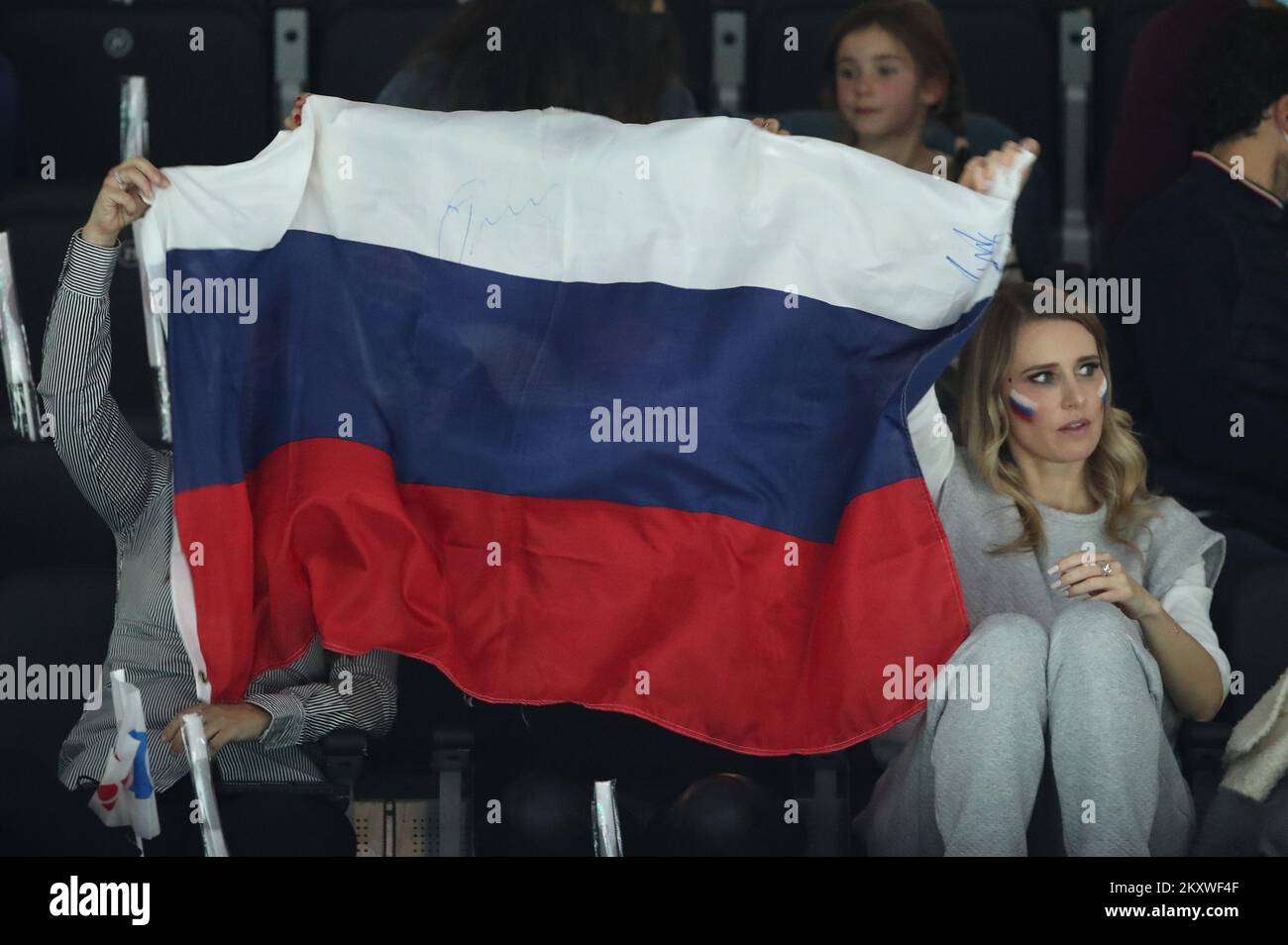 Tifosi russi prima delle finali della Coppa Davis 2021 a Madrid, Croazia, il 5 dicembre 2021. Oggi è la partita finale tra Russia e Croazia sulla Coppa Davis Foto: Sanjin Strukic/PIXSELL Foto Stock