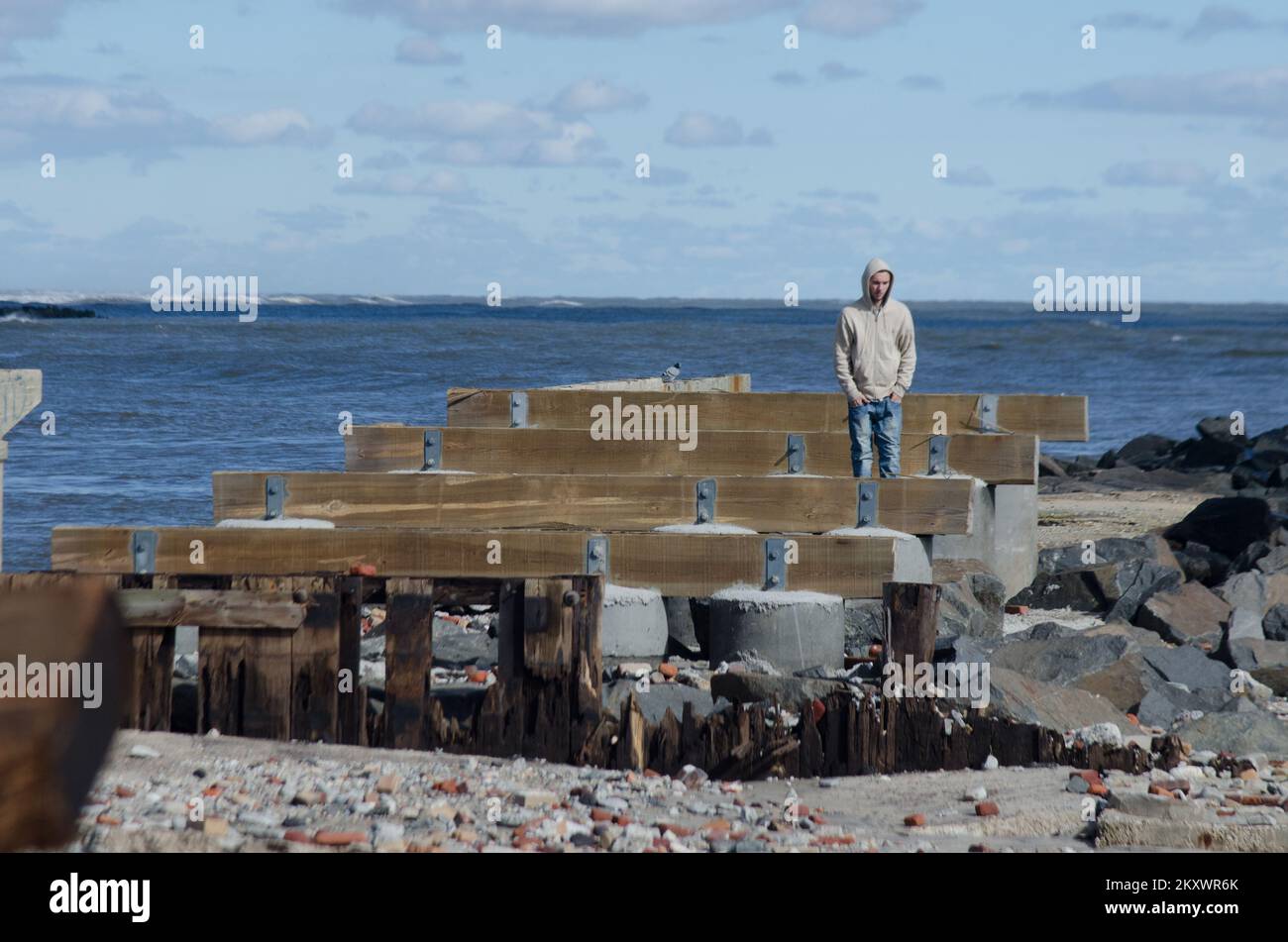 Atlantic City, N.J., 31 ottobre 2012 la storica passerella fu distrutta da venti feroci che vi colpì durante l'uragano Sandy. FEMA collabora con molti partner e organizzazioni per assistere i residenti colpiti dall'uragano Sandy. New Jersey Hurricane Sandy. Fotografie relative a disastri e programmi, attività e funzionari di gestione delle emergenze Foto Stock