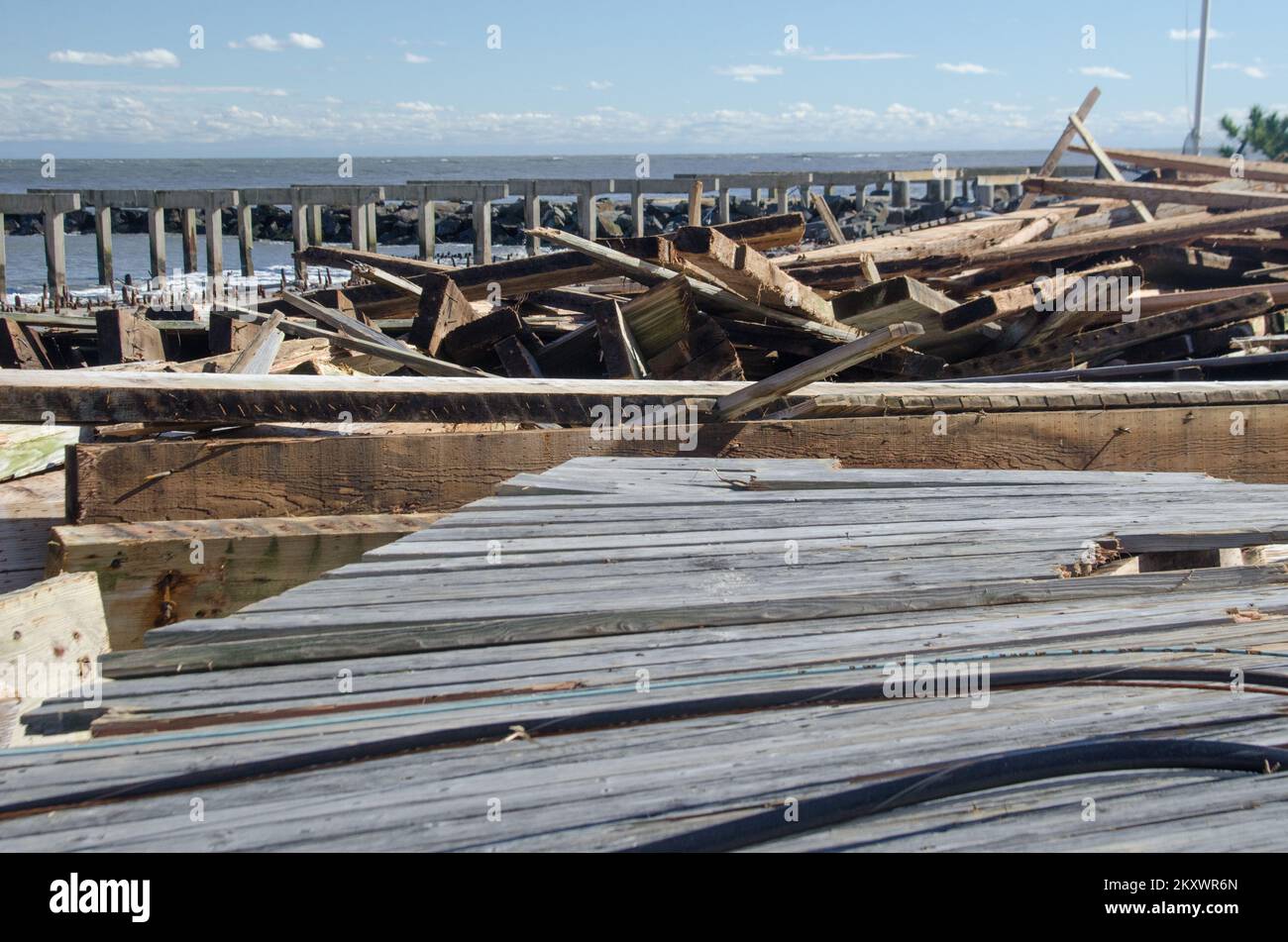 Atlantic City, N.J., 31 ottobre 2012 la storica passerella fu distrutta da venti feroci che vi colpì durante l'uragano Sandy. FEMA collabora con molti partner e organizzazioni per assistere i residenti colpiti dall'uragano Sandy. New Jersey Hurricane Sandy. Fotografie relative a disastri e programmi, attività e funzionari di gestione delle emergenze Foto Stock