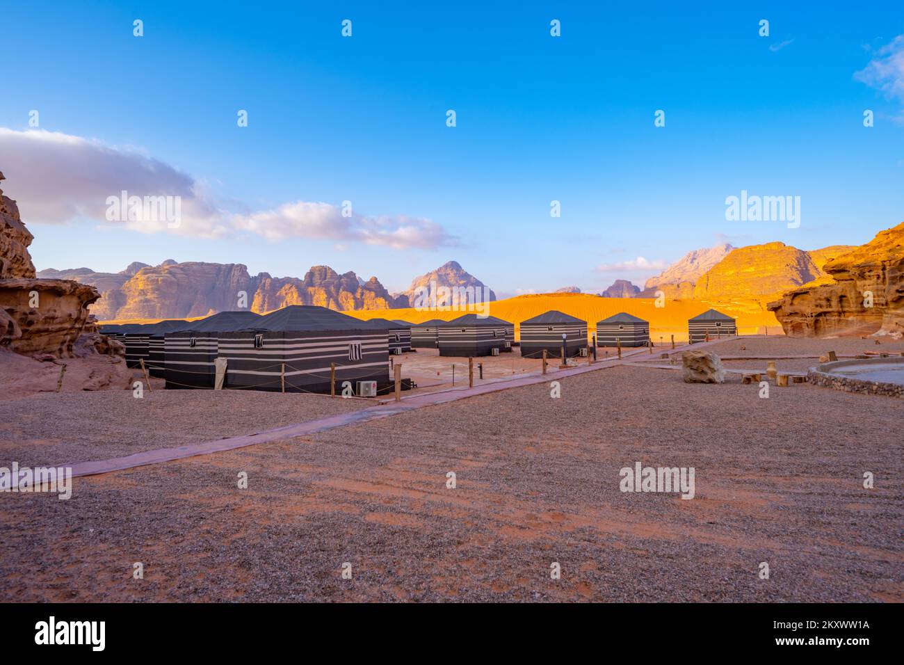 Campo turistico nel deserto di Wadi Rum Giordania Foto Stock