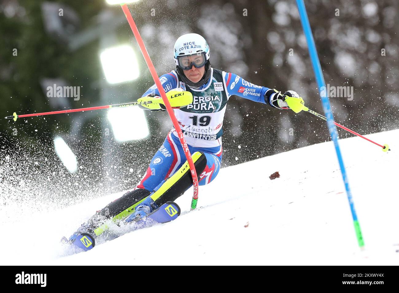 ZAGABRIA, CROAZIA - 04 GENNAIO: Nastasia Noens di Francia durante la prima corsa del mondo sciistico Audi FIS Snow Queen Trophy Woman's Salom il 4 gennaio 2022 a Zagabria, Croazia. Foto: Luka Stanzl/PIXSELL Foto Stock